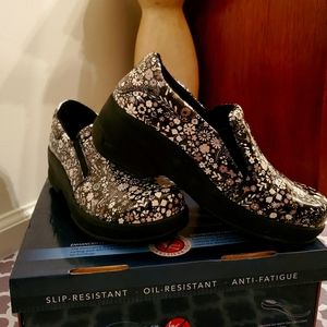 🙃‼️Easy works by Easy street‼️🙃